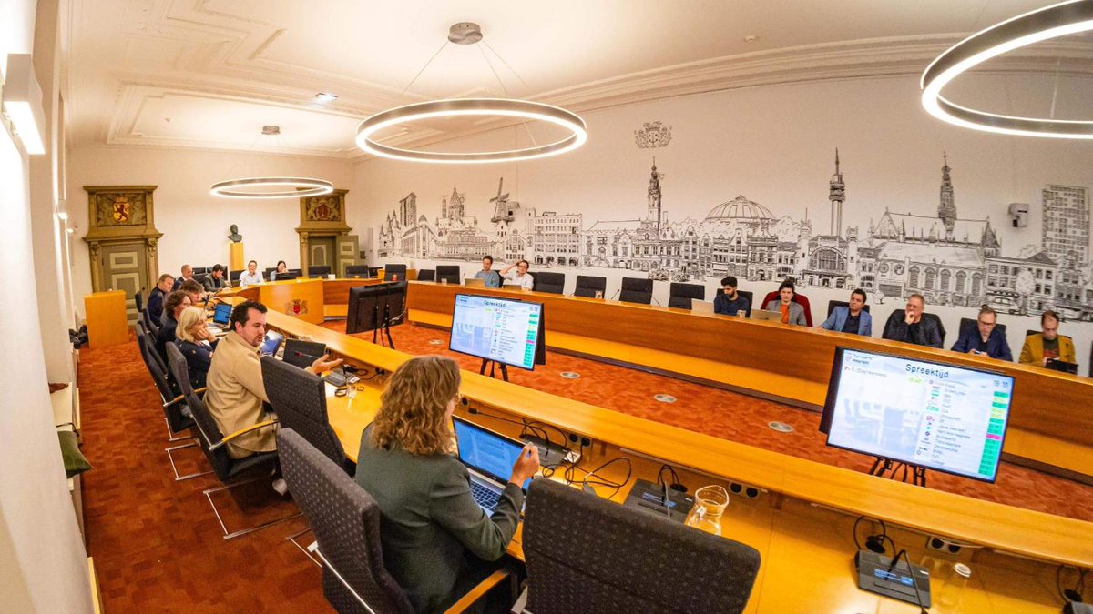 hdhaarlem's tweet image. Beetje voor beetje komt er meer draagvlak voor betaald parkeren in Haarlem. ‘We gaan voor een brede aanpak’ haarlemsdagblad.nl/regio/haarlem/…