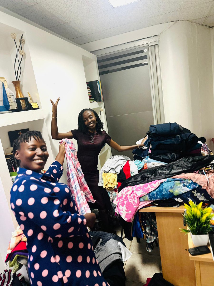 AweAlumnae's tweet image. Kicking off the #AWEChristmasHopeDrive with Rwamwanja Refugee Camp today! 
After many fun sorting nights, together we’re spreading joy, hope, and love this festive season. 

#AWEnergized