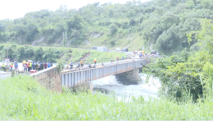 pafrican55's tweet photo. After months of emergency rehabilitation, the Karuma Bridge will ease holiday travel for many who have faced longer routes. Small vehicles will be allowed first, with heavy trucks following later. #cornerstonelaunchug #Elison4JSC #markit

Ten Hag Racheal Mount Serena gloria bugie https://t.co/00mugSg4bu