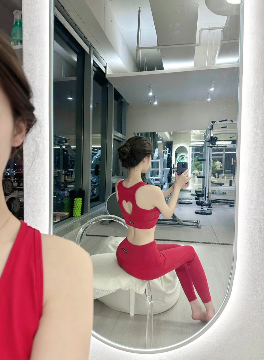 qwizzit's tweet photo. A perfect body is the best result of constant exercise. https://t.co/DzcerEd364