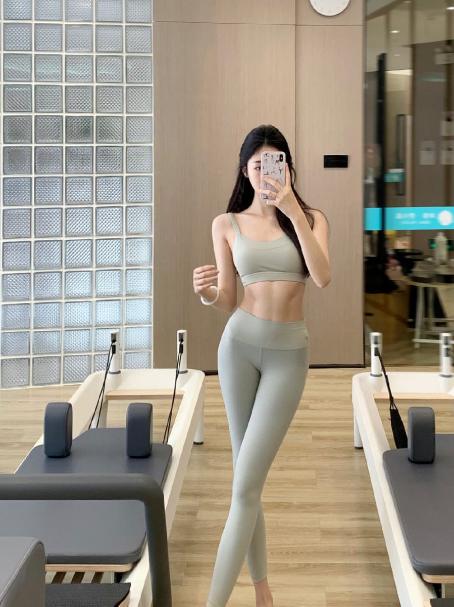 facesfresh69's tweet photo. A perfect body is the best result of constant exercise. https://t.co/tX8dhepcAZ