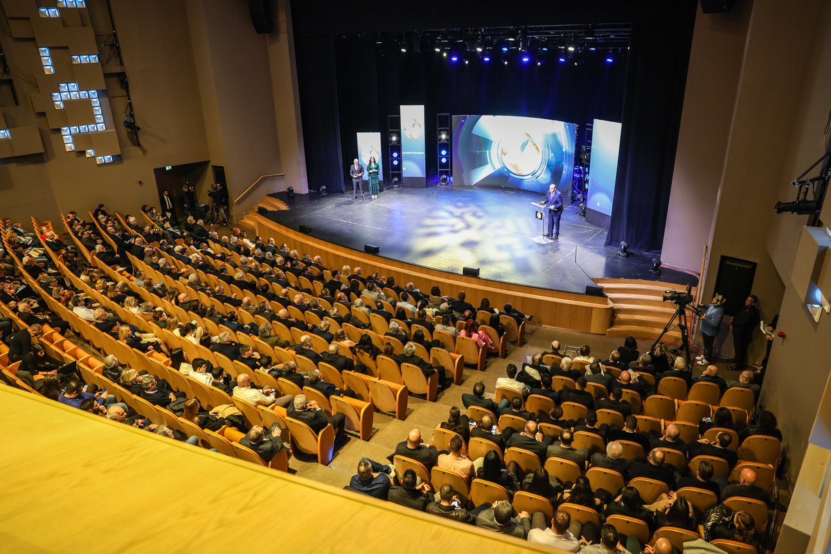 🏆 Η σπουδαιότερη τελετή αθλητικών βραβεύσεων στην Κύπρο, η Γιορτή των Αρίστων της ΕΑΚ, θα πραγματοποιηθεί την Πέμπτη 16 Ιανουαρίου 2025 στο Δημοτικό Θέατρο Λευκωσίας, σε ζωντανή μετάδοση από το ΡΙΚ και υπό την αιγίδα του ΚΟΑ.

➡ eak.org.cy/stis-16-ianoua…