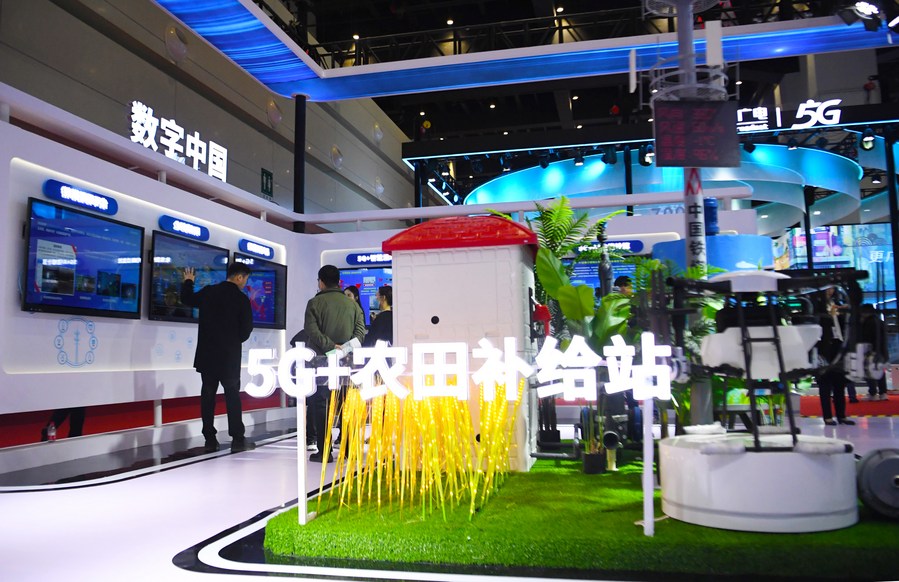 ChinaScience's tweet photo. China has achieved the #5G development goals of its 14th Five-Year Plan ahead of schedule, a vice minister of industry and information technology said at a conference Thursday, noting the country had built 4.14 mln 5G base stations by end-Oct, with 29 stations per 10,000 people. https://t.co/eWaz15suRZ