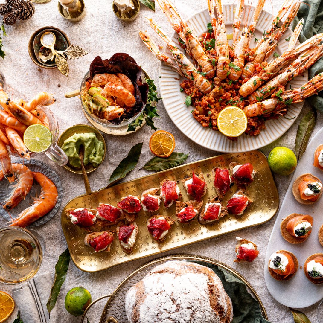 Hosting friends and family this Christmas? We have something for any festive occasion, from premium oysters, luxury shellfish platters, fresh fish and exclusive seafood hampers.

SHOP  &gt; bit.ly/3PWA5Ip

Hurry, Christmas Foodhall closes Midnight Sunday.