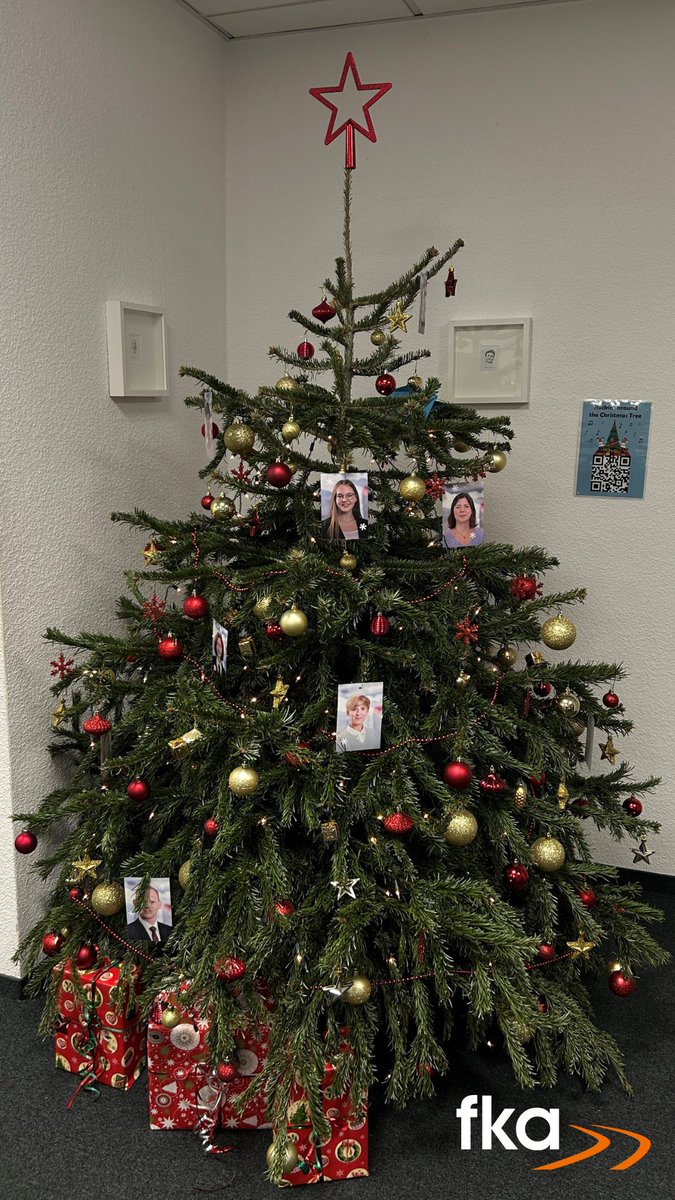 fka_de's tweet image. 🎄 Which team decorated the most stunning #Christmas tree?

Colleagues from #ika &amp;amp; #fka joined forces in an Xmas Tree Decorating Event full of creativity and team spirit. 🌟 The winning team will receive the Xmas Tree Award and nominate a charity for our Christmas donation!