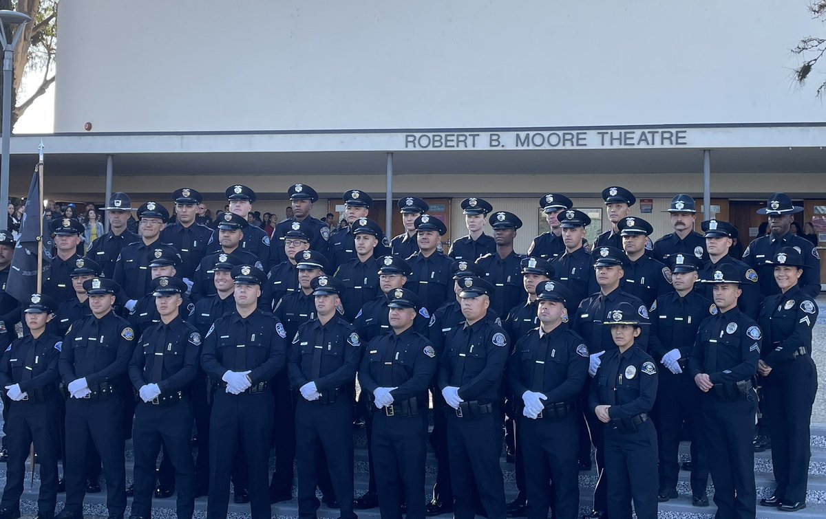 SBCCDPDChief's tweet image. Today, I was honored to attend the #AcademyGraduation of #Class173 at Golden West College CJ Training Center.

I am also proud of my nephew, Ofcr. DVaughn Jackson of the @CityOfOrangePD &amp;amp; all the men &amp;amp; women of this class.

Welcome to the law enforcement family! #Congrats! 👏🏽👏🏽