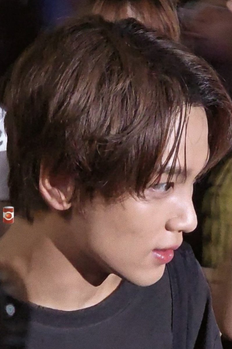 lhcmild's tweet photo. what a gorgeous face. 🤎 https://t.co/VINDD7JVIi