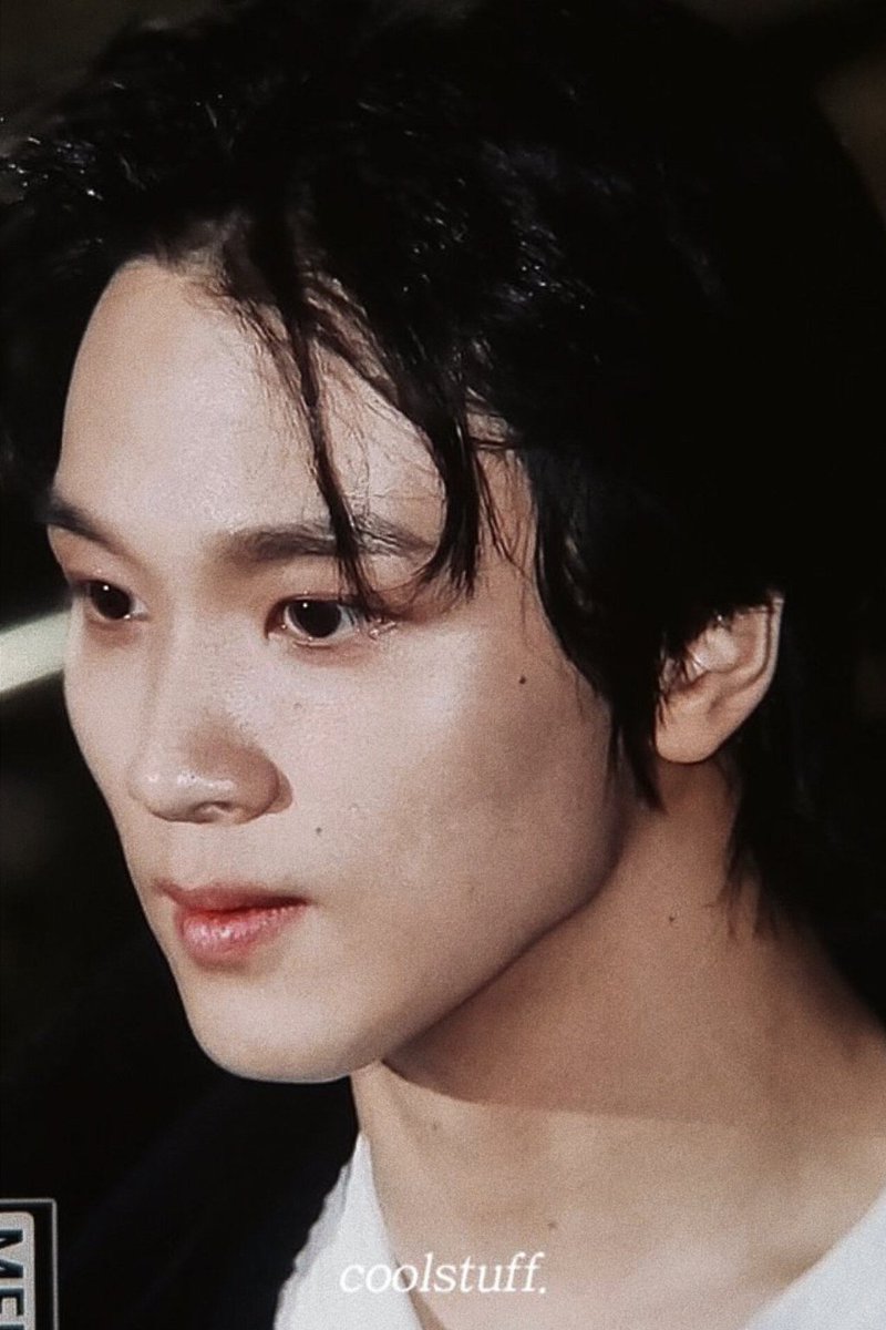 lhcmild's tweet photo. what a gorgeous face. 🤎 https://t.co/VINDD7JVIi
