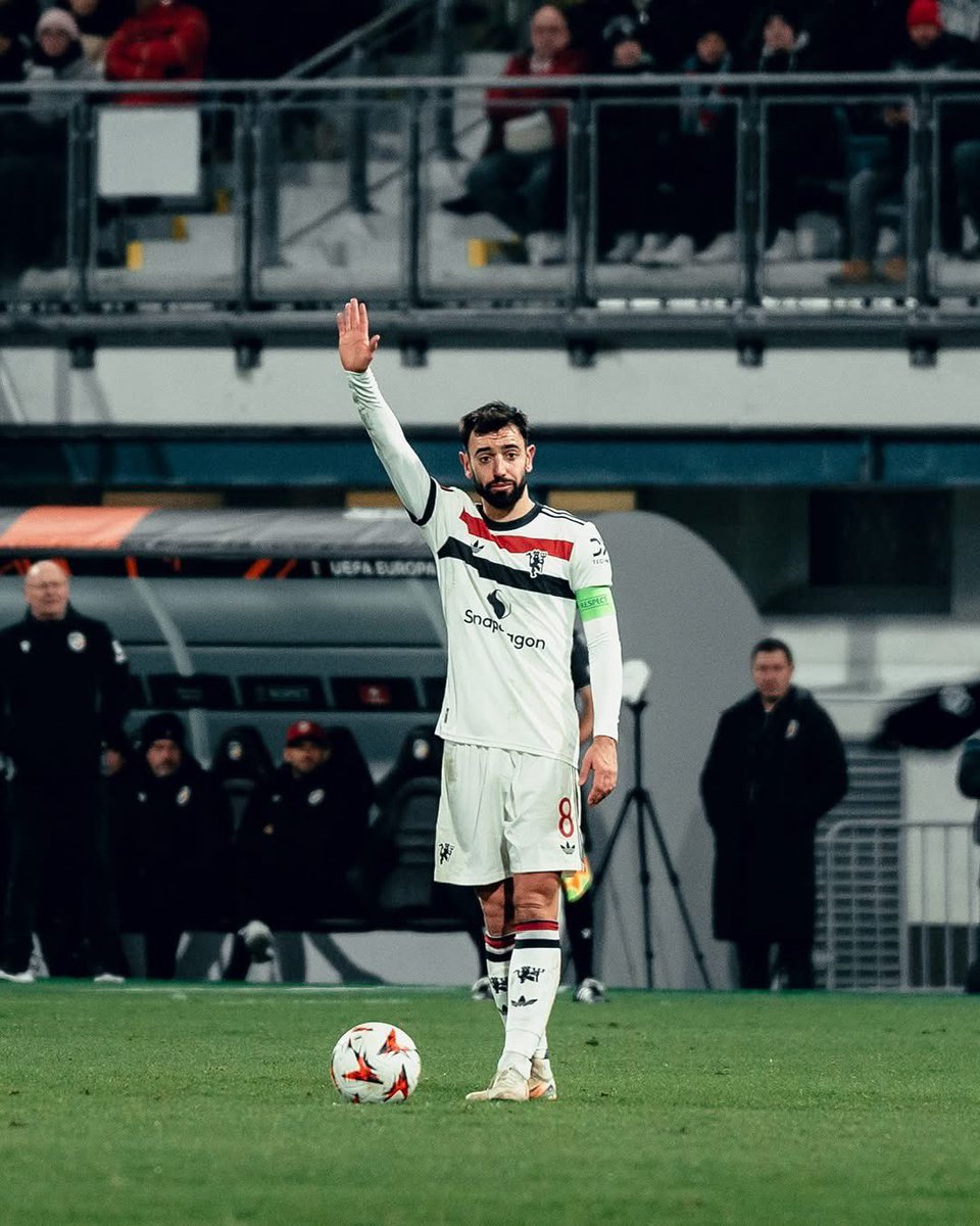 BeyondUTD1's tweet photo. 📸-⚪️ Under the #UEL lights 🔦 https://t.co/nvJlDzO4rv