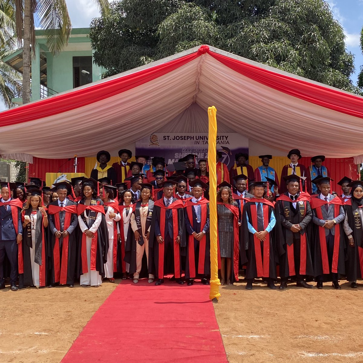 Sjuit_tz's tweet photo. Congratulation to all graduates class of 2024, wishing you all the best in the new role!!

“Where Your Dreams Are Nurtured” https://t.co/5aYYMlodGE