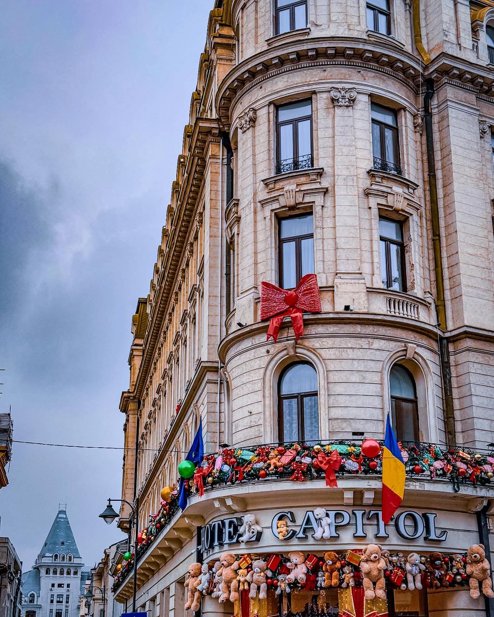 Travel_2Romania's tweet photo. Hotel Capitol #București #România
Construit în 1911 - arh Arghir Culina
📍 Calea Victoriei x Strada Constantin Mille
#archilovers #bucharestcityfeelings #discoverbucharest #buchareststreets #bucharestlife #europetravel #TraveltoRomânia
©️ Buildings of România https://t.co/2MckE2loKS