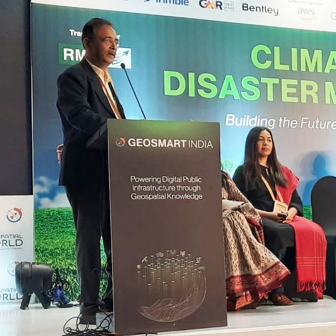 ORSACBBSR's tweet photo. Contributing to a greener future!
#ORSAC participated in the Climate Change and Disaster Management Summit, Hosted by Geosmart India at Hyderabad. ORSAC's senior most Scientist Shri Manoj Kumar Sanabada graced the occasion as Speaker. https://t.co/vOHlp2tmS8
