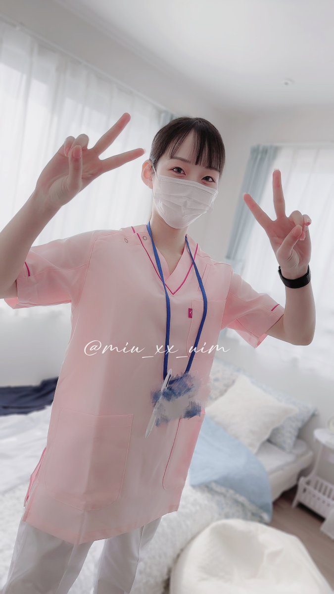 スクラブ初めて着た時の写真でてきた笑
こんなに綺麗だったのか😳笑