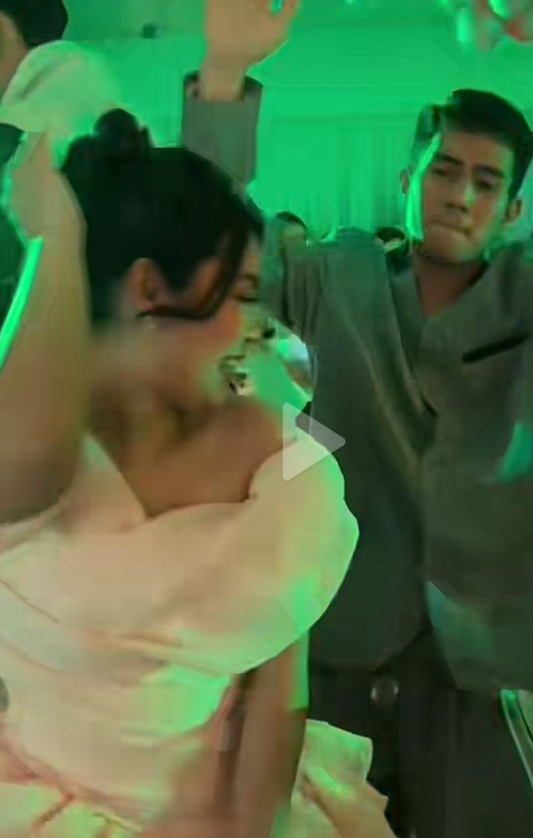 Azuuukaa's tweet photo. halaaa mga bebs ,layag na layag . Binlette ko sana may duet ulit huhu.

#Binlette https://t.co/VG0de4CeLS