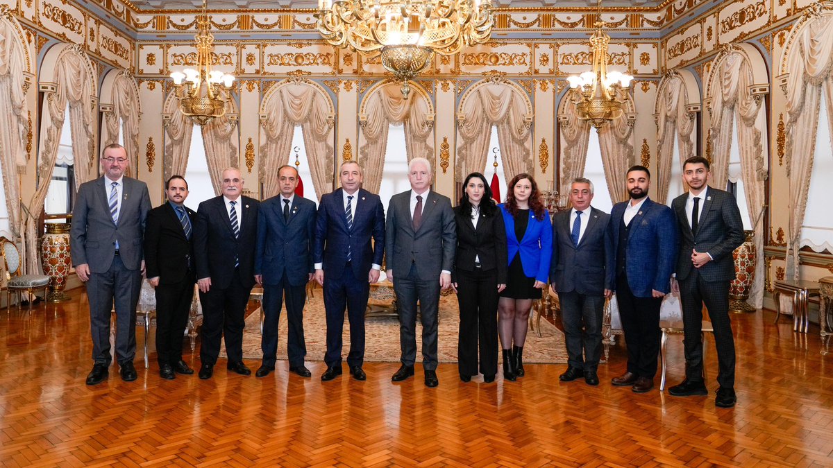 rsahinozturkcmp's tweet photo. İstanbul valimiz Davut GÜL beyefendiye nezaket ziyaretinde bulunduk, İstanbul’umuza dair sorunları ve çözümleri konuştuk.

Sayın Valimiz Davut GÜL beyefendiye nazik misafirperverliklerinden dolayı teşekkür ederiz. https://t.co/UpnCMa5Ez9