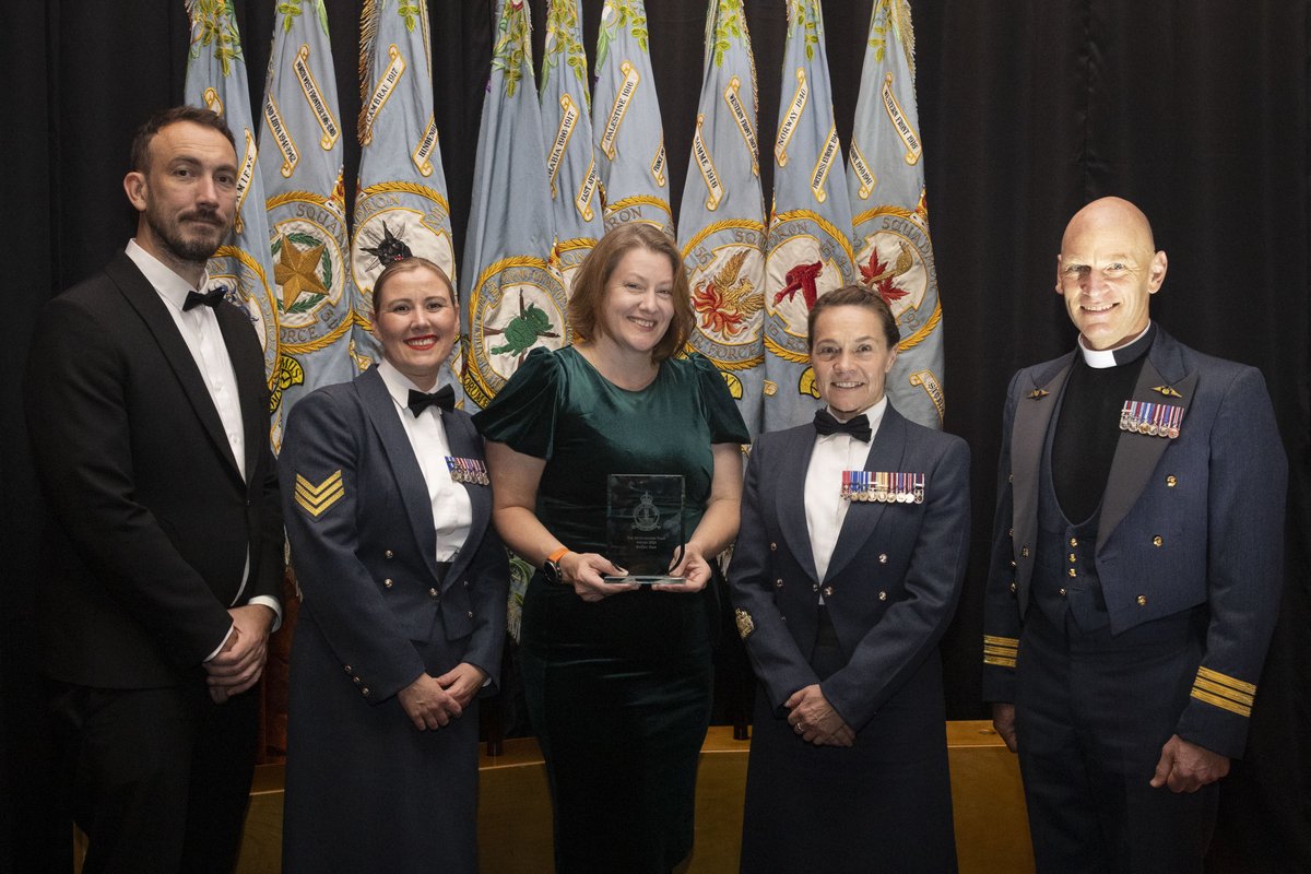 📰 <a href="/SSAFA/">SSAFA</a>’s Personal Support and Social Work Service (PS&amp;SWS) based at <a href="/RAFWaddington/">RAF Waddington</a>, alongside their RAF Personal Support and Chaplaincy colleagues, has been recognised with an 'Outstanding Team Achievement Award' ▸ ssaf.as/1Ey