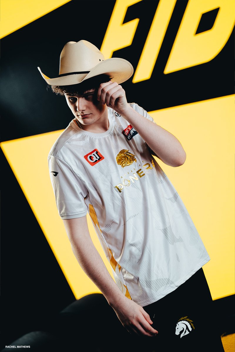 SuperShy > SuperLachie