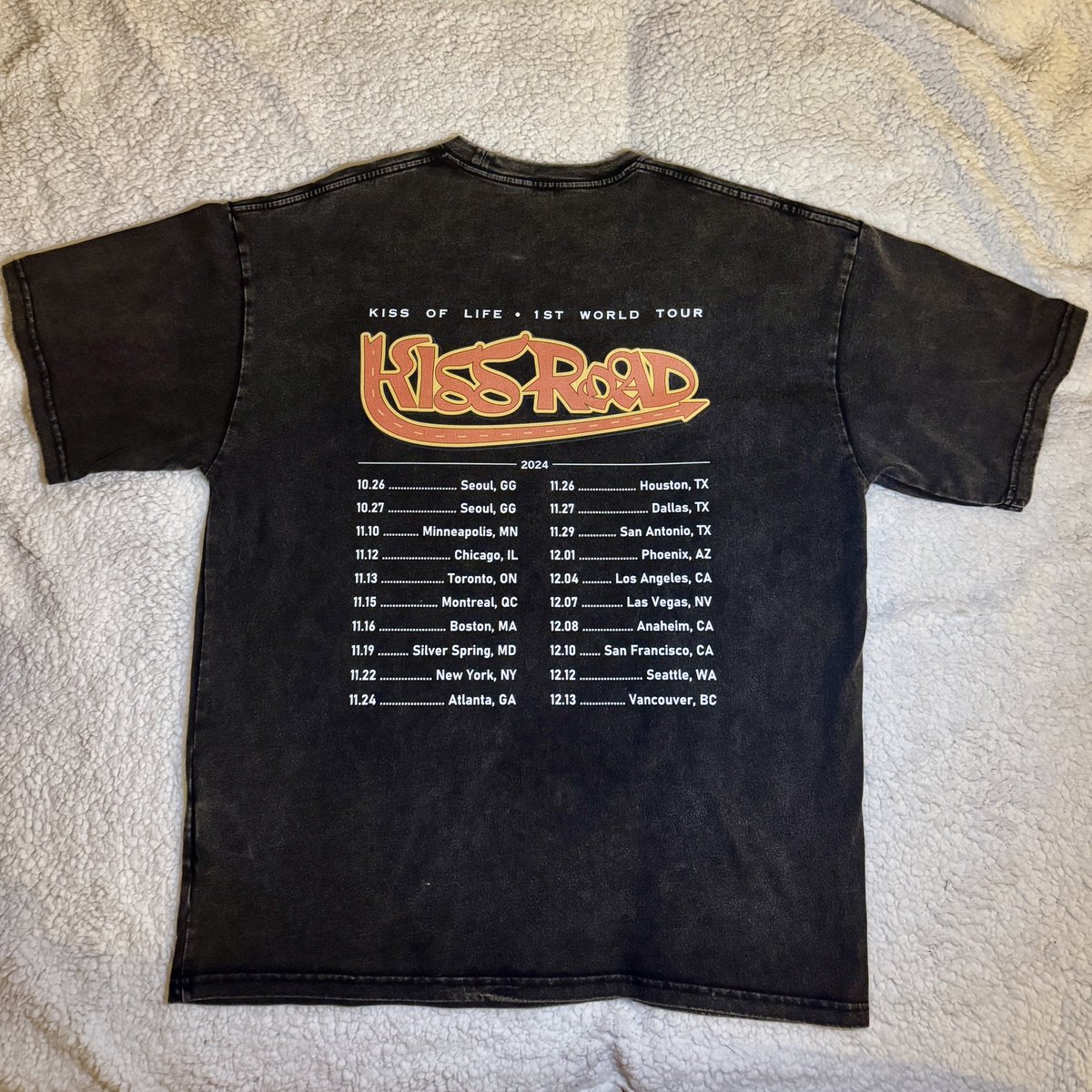 OfficialvDefine's tweet photo. I have 2 custom oversized shirts for Van, 1 small &amp; 1 medium (only 3 made)! Looking for kissys who want some tour merch at a fraction of the official prices. Literally less than half the price of the official tshirt ❤️ dm for details #KISSOFLIFE #KIOF #KISSROAD #KISSROADinNA2024 https://t.co/XSKta4XZ1s