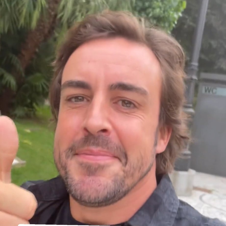 Izwin_17🕊 tweet media