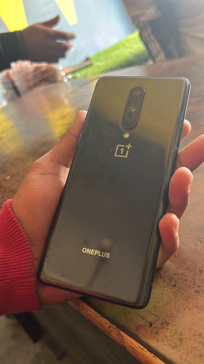 pubgid1243's tweet photo. Hey!! @OnePlus_IN, My oneplus 8 phone's screen became green. Please help @OnePlus_Support @oneplus 

#Oneplus8 #GreenScreen #OneplusGreenScreen https://t.co/DoCJd72vlQ