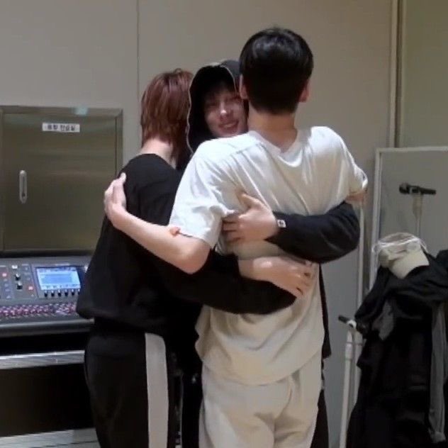 hk2ai's tweet photo. oh i miss them 😭😭😭😭😭 https://t.co/OcLEs1jc1F