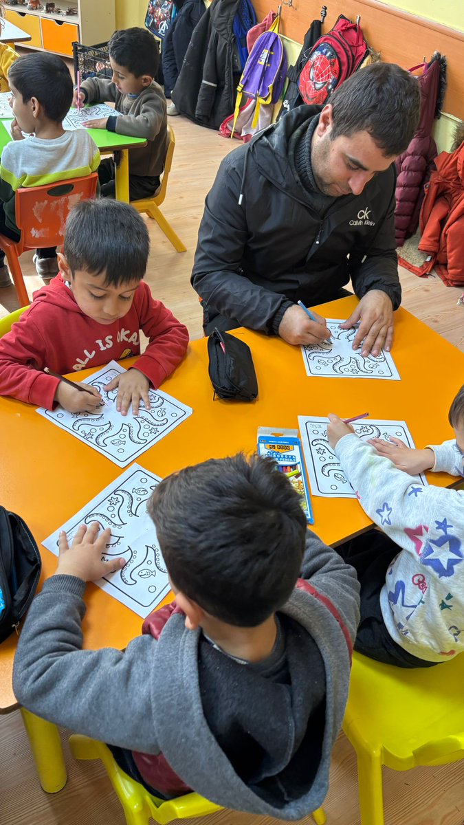 AnaokuluC's tweet photo. Dilimizin Zenginlikleri Projesi kapsamında ailelerimizle etkileşimli kitap okuma etkinliği gerçekleştirdik. Kitap okuma sonrasında aileler çocuklarıyla birlikte boyama etkinliği yaptılar.
@CinarMEM21
@ekmen_dilber https://t.co/g2rmeaOrzL