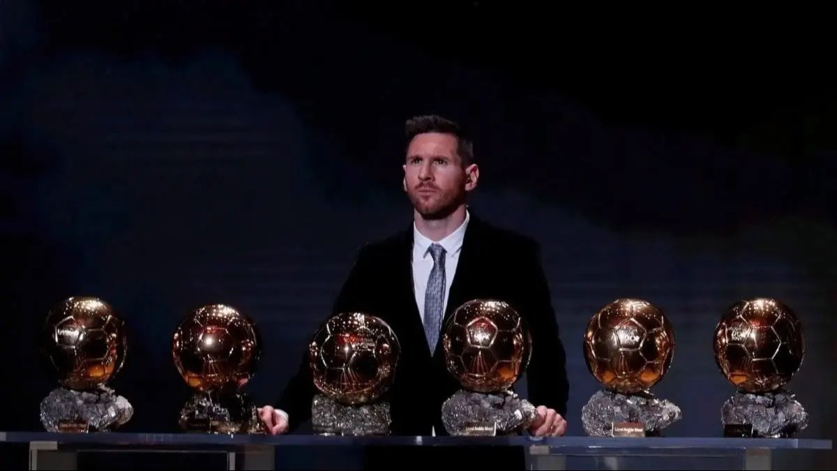 _BeFootball's tweet photo. 🚨 Le GOAT Lionel Messi 🇦🇷 désigne son successeur ✨ :

« Si je dois en choisir un, pour l’âge et le futur qu’il a, 𝗷𝗲 𝗰𝗵𝗼𝗶𝘀𝗶𝗿𝗮𝗶𝘀 𝗟𝗮𝗺𝗶𝗻𝗲 (𝗬𝗮𝗺𝗮𝗹) 🇪🇸, 𝘀𝗮𝗻𝘀 𝗱𝗼𝘂𝘁𝗲. 

Ça dépend de lui, même si le football dépend de beaucoup de choses, 𝗺𝗮𝗶𝘀 𝗟𝗮𝗺𝗶𝗻𝗲 𝗰’𝗲𝘀𝘁 𝗹𝗲 𝗽𝗿𝗲́𝘀𝗲𝗻𝘁 𝗲𝘁 𝗹𝗲 𝗳𝘂𝘁𝘂𝗿. »

(@elchiringuitotv)