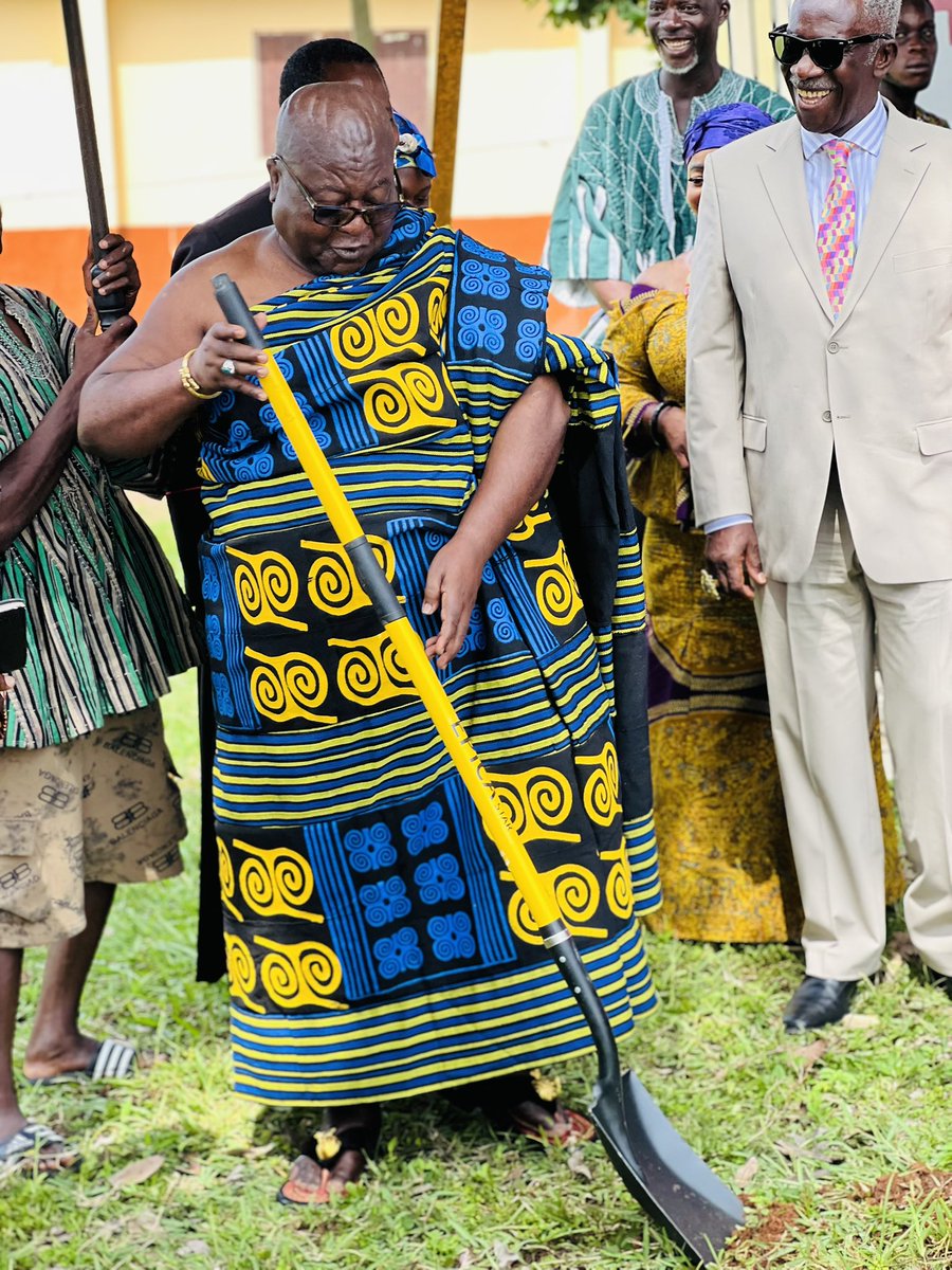 BrenyaDerrick's tweet photo. Nana Otoobour Djan kwasi Building New Eye Clinic center for the Aburiman KOM Hospital @…… Canada Ofie Mba came to support https://t.co/WGys4wn2Qp