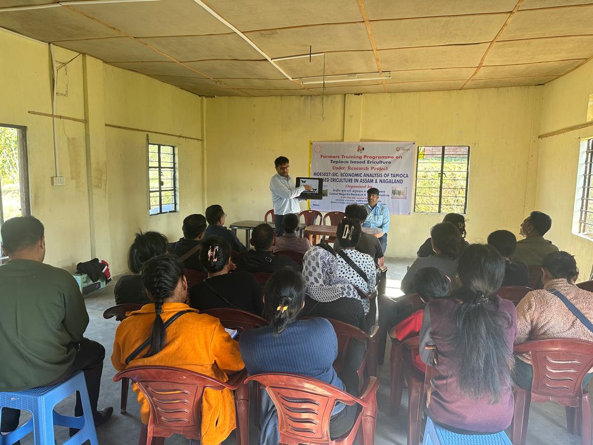 CmertiCsb's tweet image. A 3-day Training program on Tapioca-Based Ericulture was held at Kobulong, Mokokchung, Nagaland, from December 9-11, 2024. The program was led by Dr. Vijay N, Scientist with 65 farmers enthusiastically participating to learn about Ericulture and Tapioca management.
#Tapioca#Eri