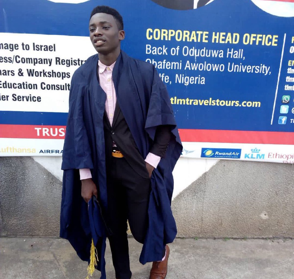TradingdoctorNg's tweet photo. Matriculation😂                            Convocation😎 https://t.co/JYRB67RgvP