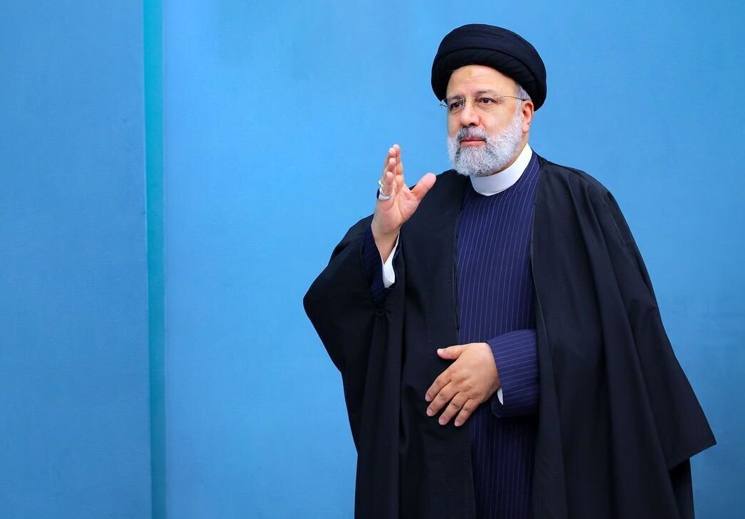 sharifianyazdi's tweet photo. در مظلومیتت همین بس که تا وقتی بودی هیچکدوم نمیدونستیم تولدت کیه…
#رئیسی_عزیز  ۱۳۳۹/۰۹/۲۳ https://t.co/xjFQVX6iW4