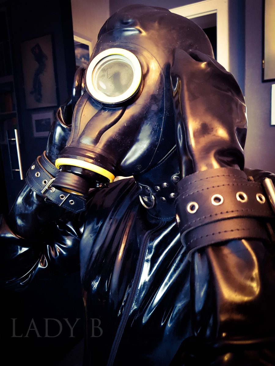 Mistress_B67's tweet photo. So kann Weihnachten langsam kommen. Schönen Tag Euch 🔐
#slave #latexslut #slavebitch #femalesupremacy #Mistress #Keuschhaltung #chastity #Sissytraining #payslave #zofenerziehung #worship
@raul_support
@dominasclub
@DominaDir
@MoneyDomDir
@FemDomRT007
@FINmessageDE
@cartman2705 https://t.co/dRXlDcaNmM