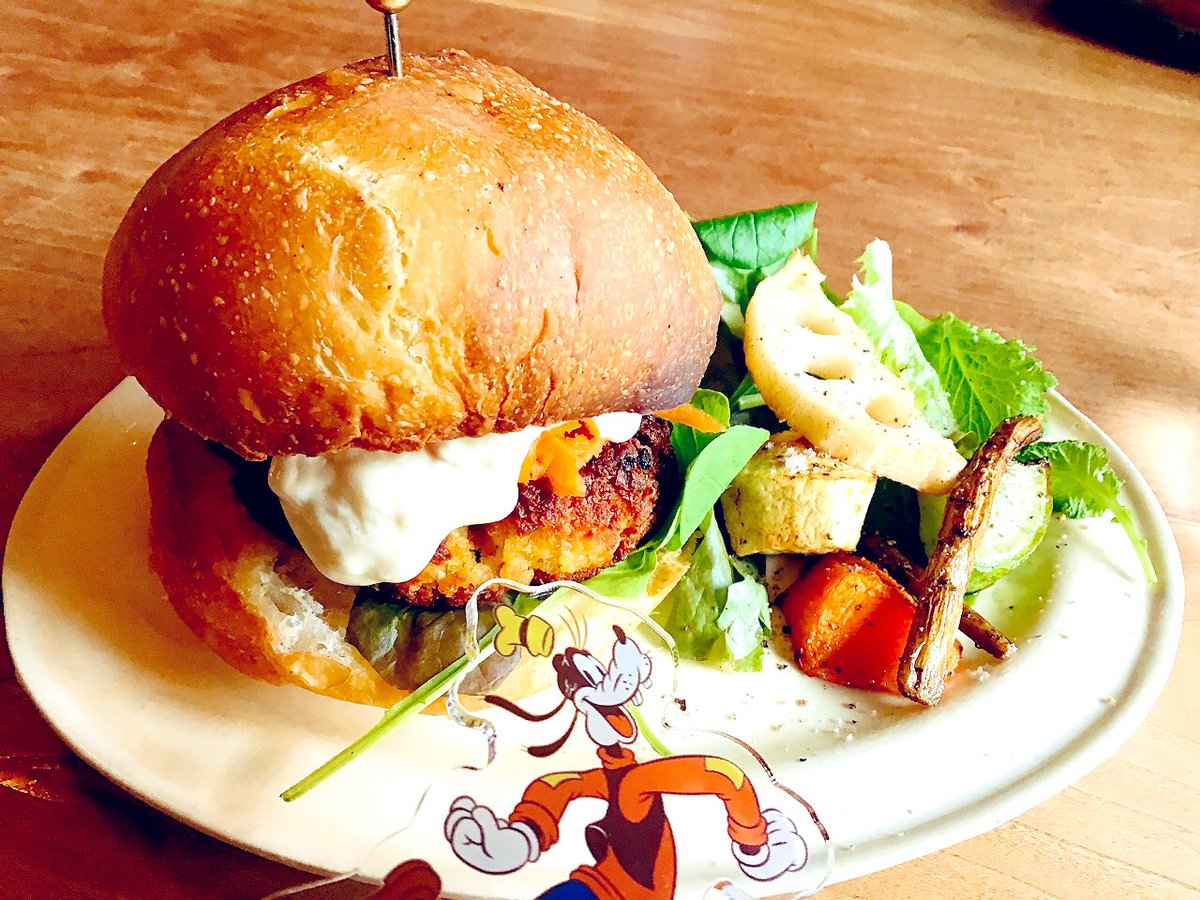 「グーフィー、バーガータイムよ。burger time 」|むいのイラスト
