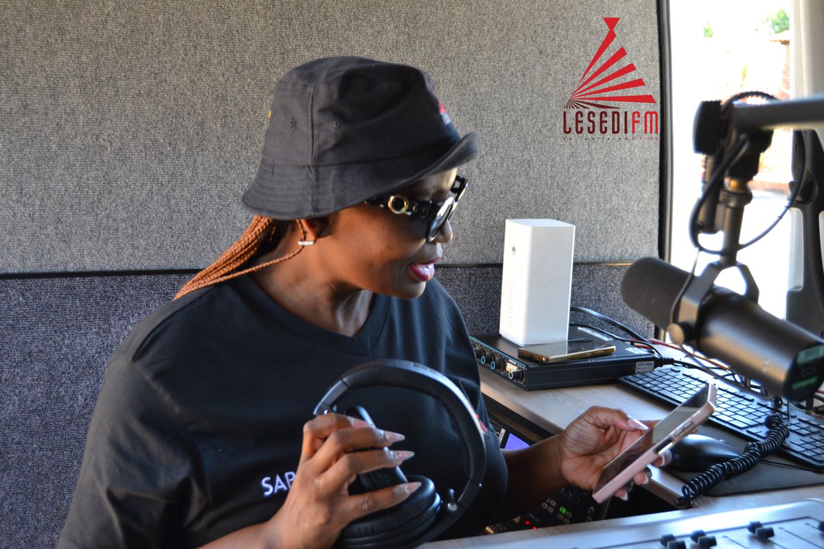 LesediFM's tweet photo. Kajeno re hasa #Itlhabolle le Tholoana Moletsane #IphahamisengChildAndYouthCentre #BathoLocation #Bloemfontein #GiftOfTheGivers #SABCCSI https://t.co/8Br4Eq486o
