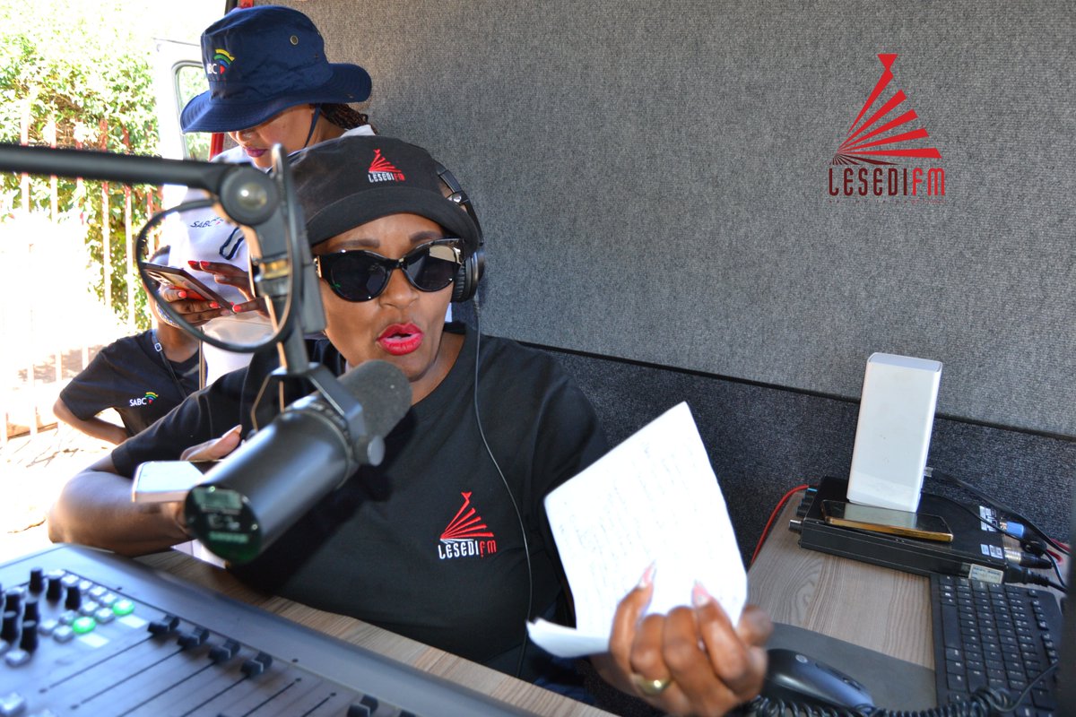 LesediFM's tweet photo. Kajeno re hasa #Itlhabolle le Tholoana Moletsane #IphahamisengChildAndYouthCentre #BathoLocation #Bloemfontein #GiftOfTheGivers #SABCCSI https://t.co/8Br4Eq486o