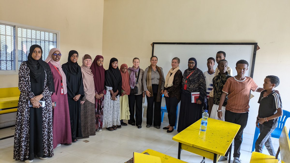 FinlandinSom's tweet photo. Great opportunity to visit the #ChildProtection and #SocialProtection activities supported by Finland 🇫🇮 at internally displaced persons camps in Hargeisa.

A heartfelt thanks to @SaveChildrenSO @SC_Somaliland @pelastakaalapse and the excellent community groups.🤝💯 https://t.co/FmG7MxNs7K
