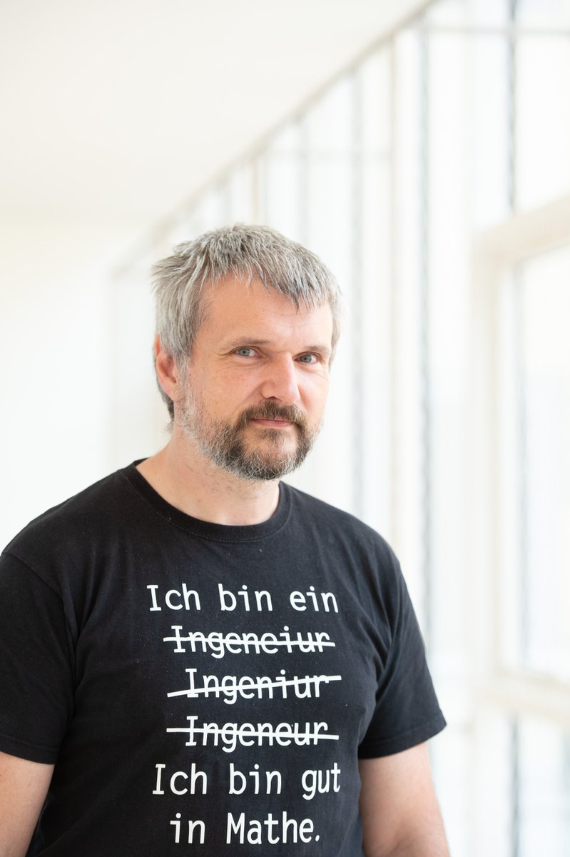 Eine neue Technologie der JKU Linz zeigt erste vielversprechende Ergebnisse, die Heilungschancen von Nerven durch künstliche Nanofasern deutlich erhöhen 🧠 go.jku.at/n24w2