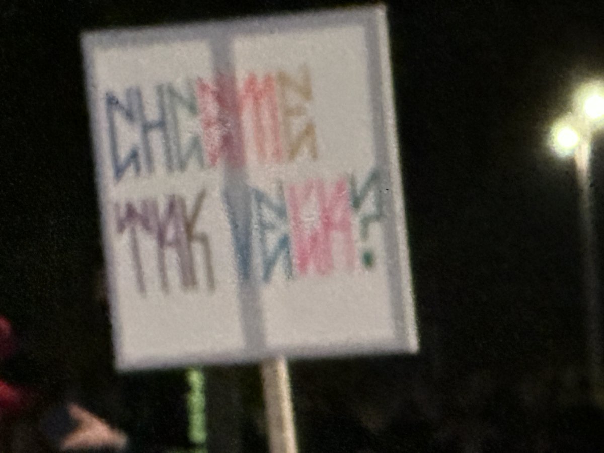 fpetko's tweet photo. NEHULIAKAJME UŽ NA SEBA, PROSÍM🙏 ALE BUĎ AKO HABERA, UROB NIEČO😊 Potrebujeme začať makať na krajine, ceste k sebe a spoločnosti, inak nám deti odídu a ocitneme hlúpi, rozhádaní a bezmocne-starí v hladovej doline Európy (alebo božeochraňuj Ruska).
#nebudemeticho
#zobertonaseba https://t.co/udnLviGRPA