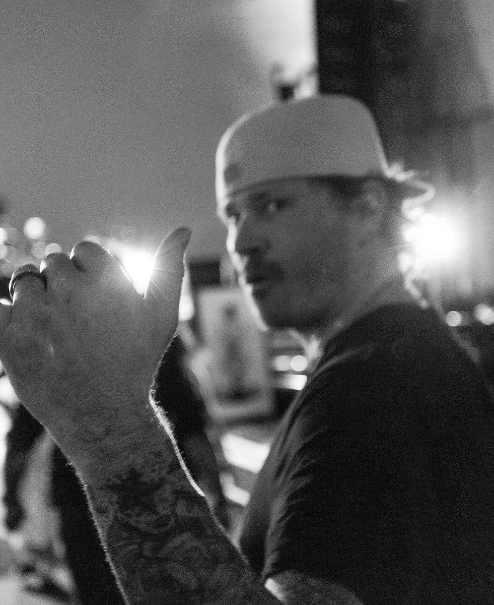 hourlydelonge's tweet image. happy birthday tom! 🎉🎂