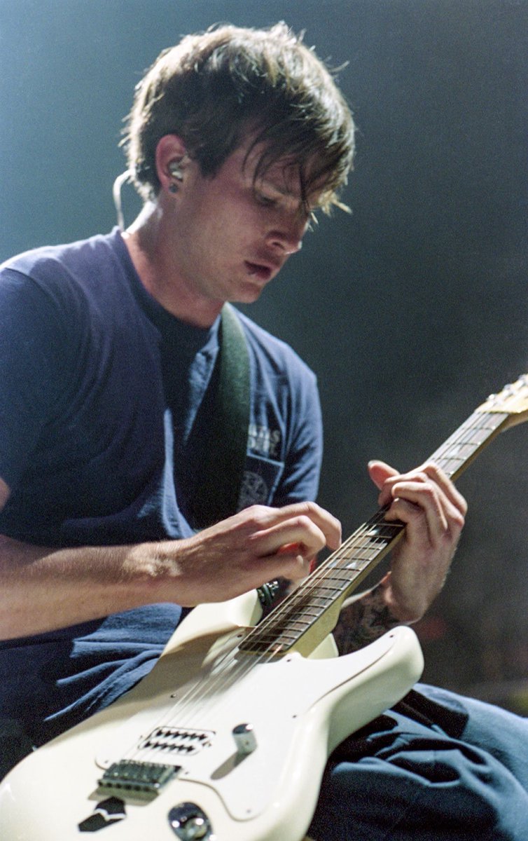 hourlydelonge's tweet image. happy birthday tom! 🎉🎂