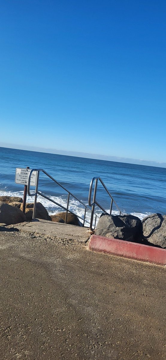 MauOfTheVoid's tweet image. Picture is mostly cuz... i was oddly proud of it. But oh my gods i need more VRC worlds to explore! I want some nice dark ones, pretty ones, maybe /spicey/ too. Idk yet! 

#VRC #VRChat #randomimage #VRChatWorld