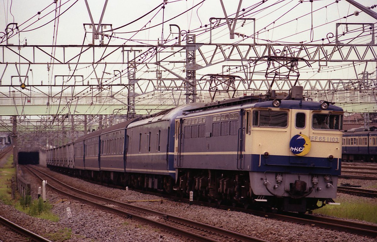 某所でEF651103の廃車配給を撮りましたが、パンタを下げて縁のない路線