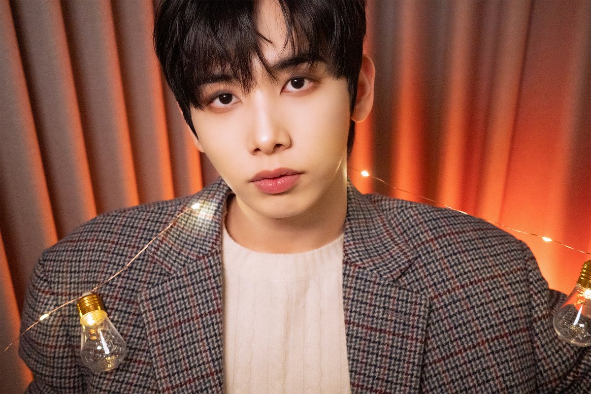 AIMERS_AMRS's tweet photo. AIMERS Winter Special Single 【또 한번의 겨울】
Concept Photo #SEUNGHYUN

🎄2024.12.18 6PM (KST) 🤍

Pre-Order ➡️https://t.co/MgM4DMRUvW

#AIMERS #에이머스 #또한번의겨울 #승현
#Confetti #AIMERS_Confetti https://t.co/Rv3AdppLuZ