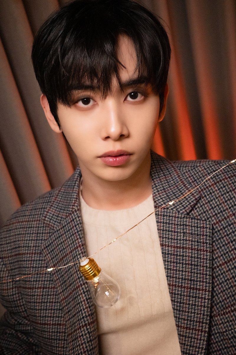 AIMERS_AMRS's tweet photo. AIMERS Winter Special Single 【또 한번의 겨울】
Concept Photo #SEUNGHYUN

🎄2024.12.18 6PM (KST) 🤍

Pre-Order ➡️https://t.co/MgM4DMRUvW

#AIMERS #에이머스 #또한번의겨울 #승현
#Confetti #AIMERS_Confetti https://t.co/Rv3AdppLuZ
