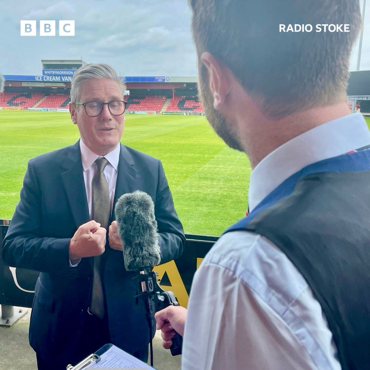 Matt Weigold (@mattweigold) on Twitter photo 😍 ONE YEAR at <a href="/BBCRadioStoke/">BBC Stoke & Staffordshire</a>.
👍 Thanks to everyone who’s shared their story - it’s been class.
#keeplocalradiolocal 😍 ONE YEAR at <a href="/BBCRadioStoke/">BBC Stoke & Staffordshire</a>.
👍 Thanks to everyone who’s shared their story - it’s been class.
#keeplocalradiolocal