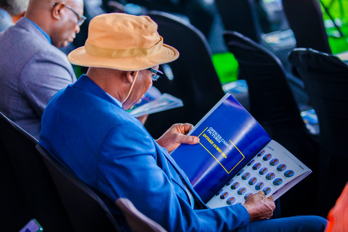 🚨AMAKURU AGEZWEHO🚨

Mu Ishuri ry'Amahugurwa rya Polisi riherereye i Gishari mu Karere ka Rwamagana, hagiye kubera umuhango wo gusoza amahugurwa ya ba Ofisiye bato 635.

Ni aba-Ofisiye basoje amasomo mu cyiciro cya 13, aho bari bamaze umwaka urengaho amezi make bahugurwa.