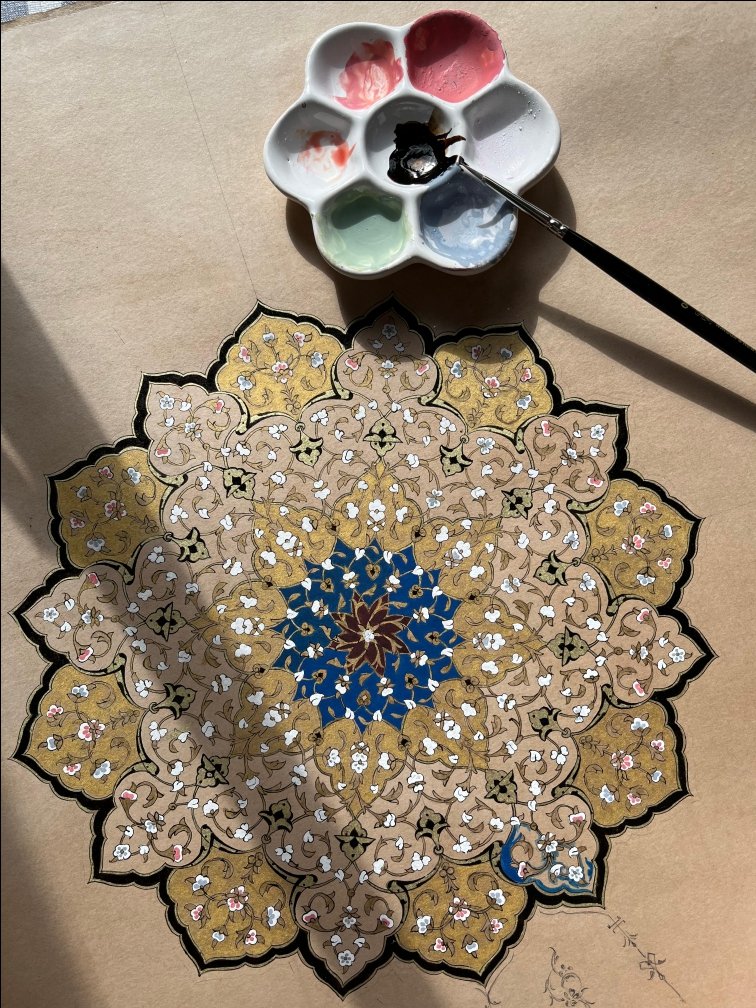 Bir milletin kendine has san'atı, halkın kültür seviyesinin ve sosyal hayâtının sembollerini teşekkül ettirir, içinde taşır.