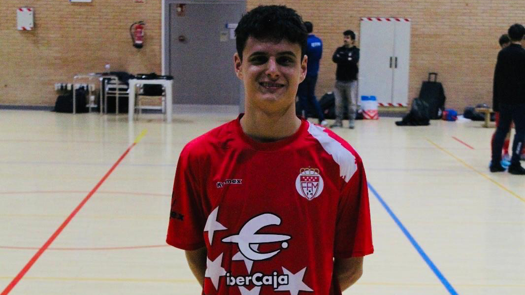 Un pinteño en la fase final del Campeonato de España de fútbol sala zigzagdigital.com/art/29014/un-p…