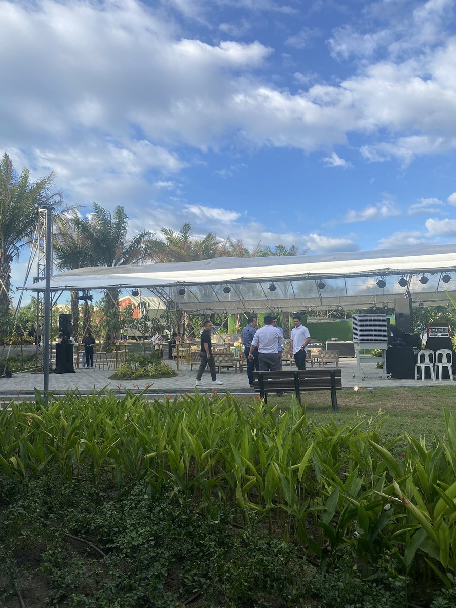 DakbayanRealty's tweet photo. @AzuelaHighStreetPark Preview Event, newest high-end commercial address of Azuela Cove Township - an Ayala Land project #DavaoRealtor #DakbayanRealty #AzuelaHighStreetPark https://t.co/f5Zl3rRf4R