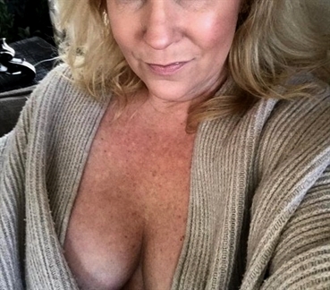 adeleade__'s tweet image. Cerco amici con cui conversare di tutto. 💋🍒

Mi trovi qui 👉 lnkt.ee/adele